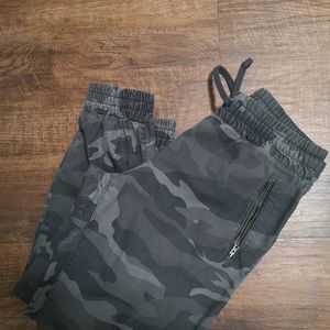 Aritzia TNA cargo for Kylie